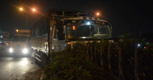 Mất thắng, xe tải lao vun vút khi đổ dốc