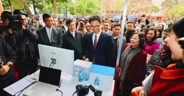 Phó Thủ tướng Vũ Đức Đam: Giúp sinh viên đổi mới sáng tạo là trách nhiệm của các trường đại học Phó Thủ tướng Vũ Đức Đam: Giúp sinh viên đổi mới sáng tạo là trách nhiệm của các trường đại học
