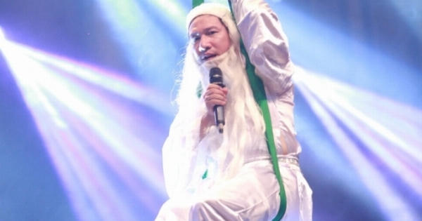 Quang Thắng không ngại đu dây, chạy vòng quanh sân khấu vì hot girl dân gian Thu Hằng Quang Thắng không ngại đu dây, chạy vòng quanh sân khấu vì hot girl dân gian Thu Hằng