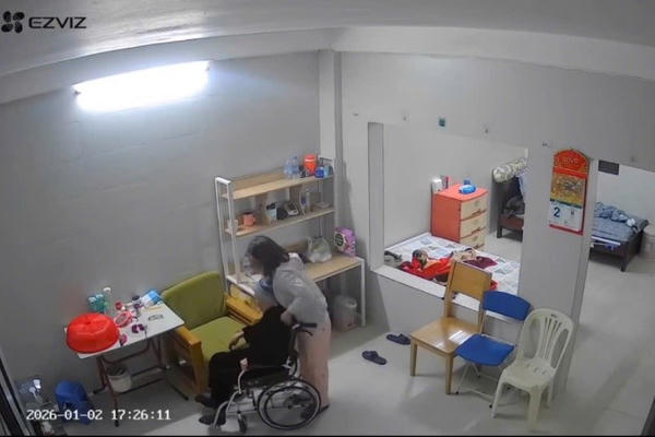 Công an phường Hai Bà Trưng điều tra vụ cụ bà 90 tuổi bị giúp việc bạo hành