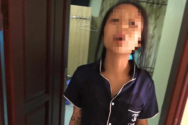 Cháu bé sơ sinh bị chính mẹ đẻ bạo hành