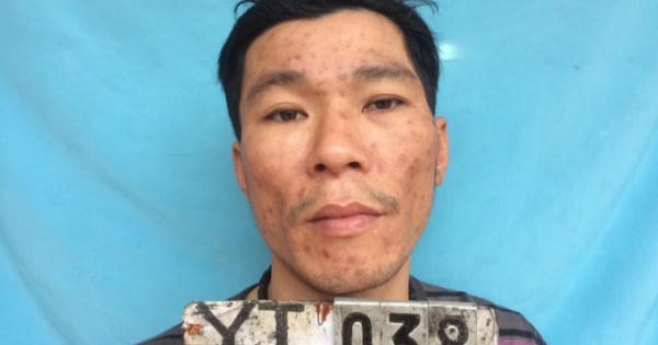 "Ôm" lựu đạn ra chống đối công an ngay tại trụ sở UBND xã