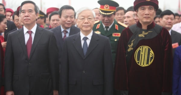 Tổng Bí thư cùng nhân dân dâng hương tưởng nhớ các Vua Hùng