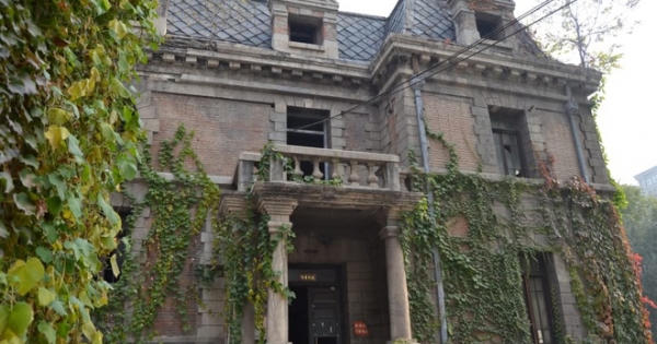 Nghề sống thử trong những ngôi nhà "ma ám" ở Trung Quốc