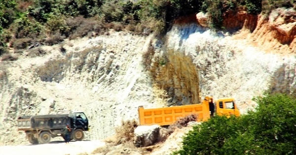 Bình Định: Bất chấp xã xử lý rút ruột tài nguyên trái phép, đất tặc vẫn lộng hành