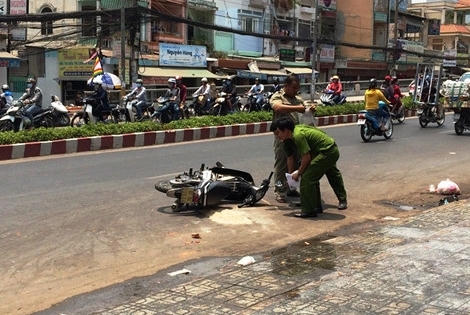 Hai nữ sinh viên bị tạt axít giữa đường phố Sài Gòn