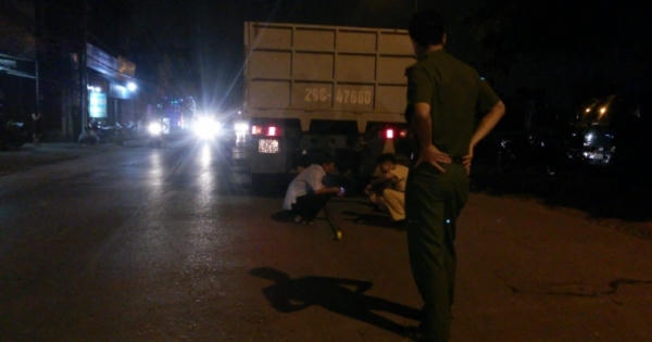 Nam thanh niên lao vào xe tải tự tử do cãi nhau với mẹ? Nam thanh niên lao vào xe tải tự tử do cãi nhau với mẹ?