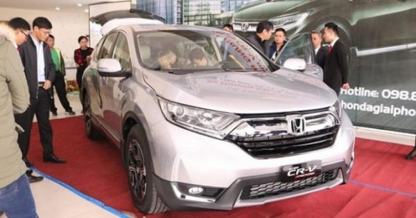 Honda CR-V 7 chỗ giá 963 triệu 'cháy hàng' tại VN