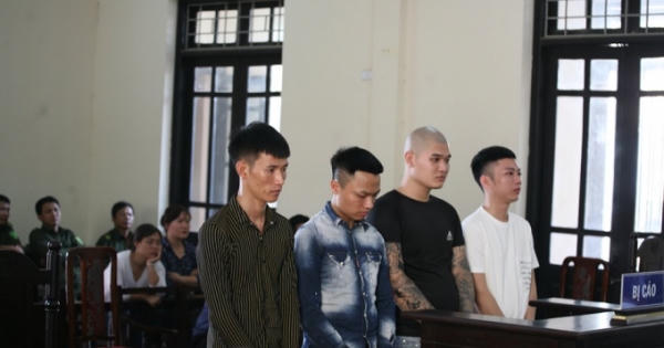 Bị cáo kiến nghị, HĐXX lúng túng sau 3 lần hội ý Bị cáo kiến nghị, HĐXX lúng túng sau 3 lần hội ý