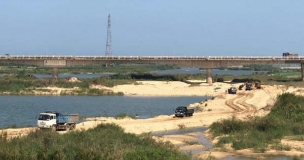 Địa ốc 7AM: Đất 1.000 đồng/m2 chuyện lạ ở Bà Rịa - Vũng Tàu, đất công Hà Nội bỗng thành của riêng?! Địa ốc 7AM: Đất 1.000 đồng/m2 chuyện lạ ở Bà Rịa - Vũng Tàu, đất công Hà Nội bỗng thành của riêng?!