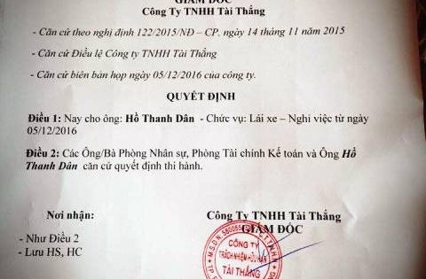 Tài xế xe khách vừa lái xe vừa ăn mì bị đình chỉ: Sau miếng ăn là câu chuyện đáng thương