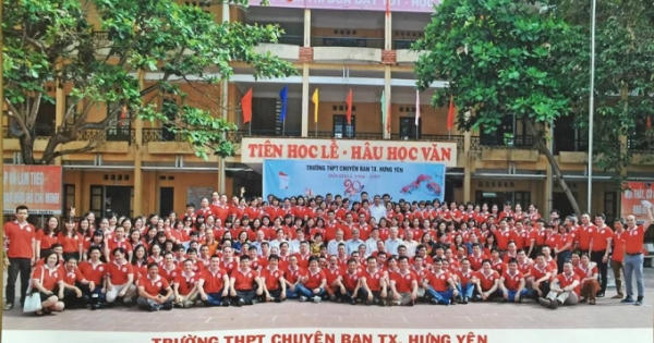 Cựu học sinh THPT Chuyên ban Thị xã Hưng Yên kỷ niệm 20 năm ngày ra trường Cựu học sinh THPT Chuyên ban Thị xã Hưng Yên kỷ niệm 20 năm ngày ra trường