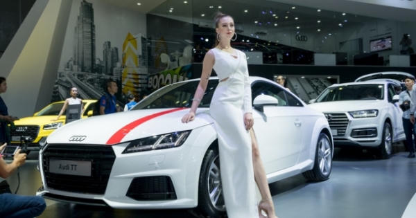 Triển lãm ô tô Quốc tế Việt Nam 2017 chính thức khai mạc
