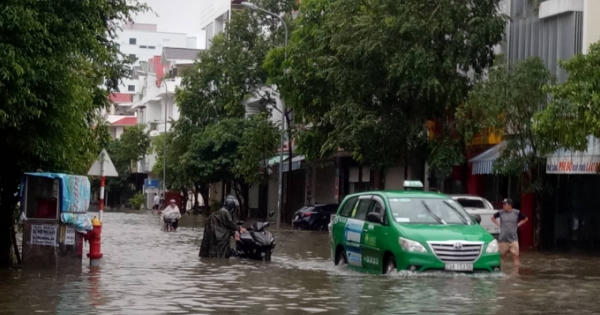 Nhiều tuyến đường huyết mạch ở Nha Trang ngập nặng, nhiều người thương vong do sạt lở