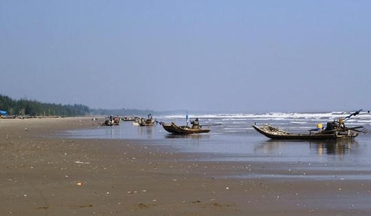 Thanh Hoá: Biển Quảng Lợi lại ngập nước mắt khóc học sinh đuối nước