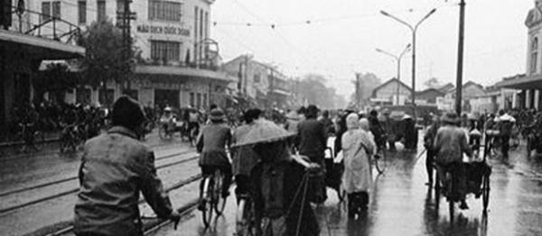 Lạnh gáy cuộc đấu tay đôi của hai du đãng cùng “xanh cỏ”