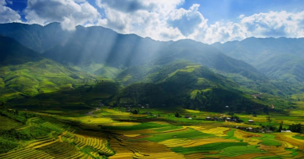 Du khách sẽ “mãn nhãn” khi thưởng thức “Lung linh sắc màu Yên Bái” Du khách sẽ “mãn nhãn” khi thưởng thức “Lung linh sắc màu Yên Bái”