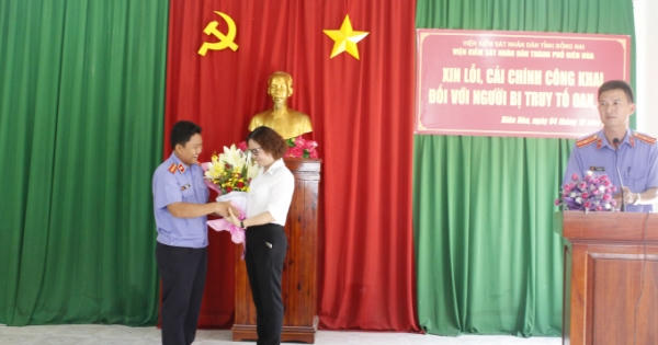 Công khai xin lỗi nữ kế toán sau 7 năm bị truy tố oan sai Công khai xin lỗi nữ kế toán sau 7 năm bị truy tố oan sai