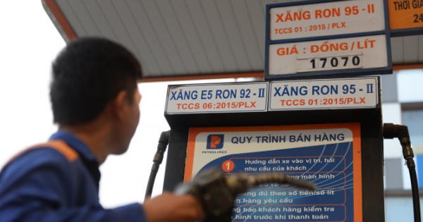 Hà Nội nóng 40 độ, Xăng E5 RON92 bất ngờ tăng 508 đồng/lít