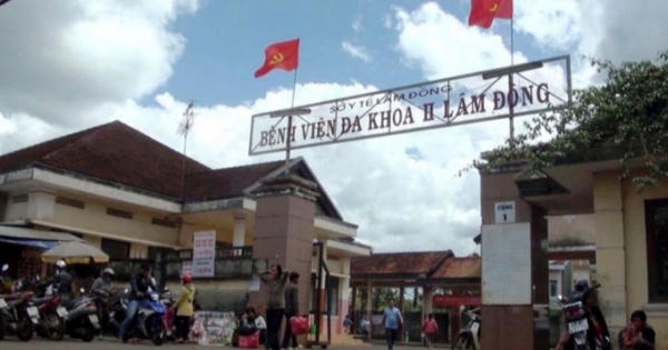 Điện thoại phát nổ khi vừa sạc vừa chơi game, nam thanh niên dập nát bàn tay Điện thoại phát nổ khi vừa sạc vừa chơi game, nam thanh niên dập nát bàn tay