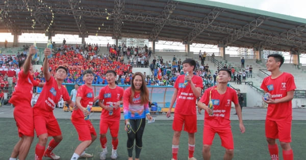 Mùa giải thành công rực rỡ của giải bóng đá học sinh Hà Nội tranh Cup Number 1 Active Mùa giải thành công rực rỡ của giải bóng đá học sinh Hà Nội tranh Cup Number 1 Active