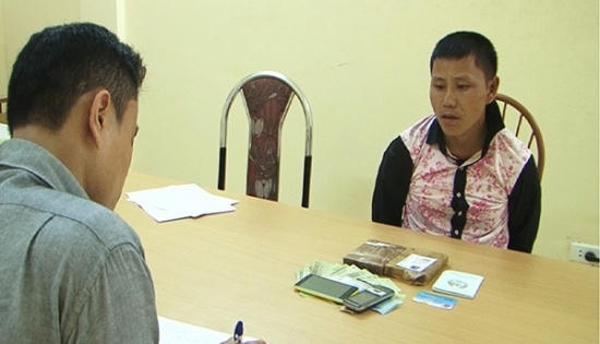Điện Biên: Bắt 2 đối tượng mua bán 2 bánh heroin