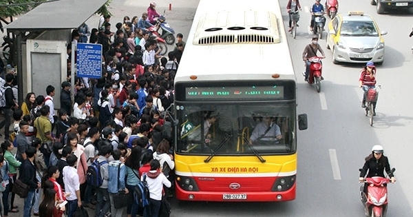 Có nên tiếp tục trợ giá xe buýt?