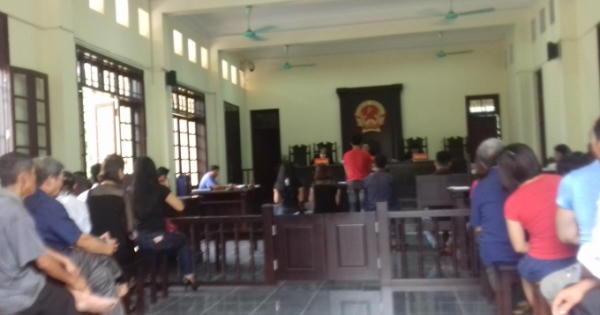 Mức án đối với kẻ dùng dao chém chết vợ sau nhiều năm bỏ trốn sang Lào
