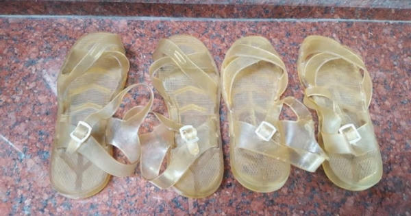 Dép nhựa Tiền Phong “đẳng cấp” một thời Dép nhựa Tiền Phong “đẳng cấp” một thời