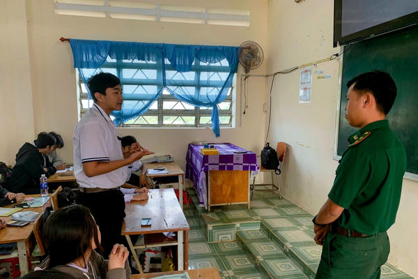 Cần Thơ: Đồn Biên phòng Lai Hòa tăng cường tuyên truyền phòng, chống mua bán người cho học sinh Cần Thơ: Đồn Biên phòng Lai Hòa tăng cường tuyên truyền phòng, chống mua bán người cho học sinh