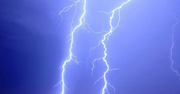 Quảng Bình: Đi đào huyệt mộ, 3 người bị sét đánh tử vong