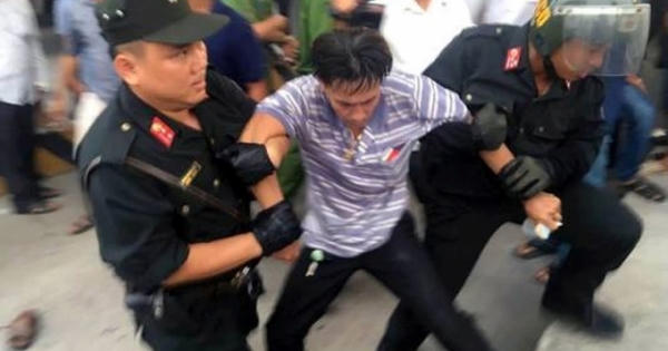 Tài xế phản đối thu phí bị khống chế ở BOT Cai Lậy