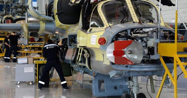 Cận cảnh quy trình chế tạo trực thăng “Cá sấu” Ka-52 của Nga Cận cảnh quy trình chế tạo trực thăng “Cá sấu” Ka-52 của Nga