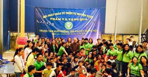 Mang yêu thương đến với trẻ em khuyết tật