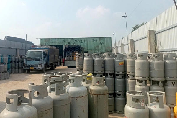 Tây Ninh: Triệt phá đường dây sản xuất, buôn bán gas giả quy mô lớn