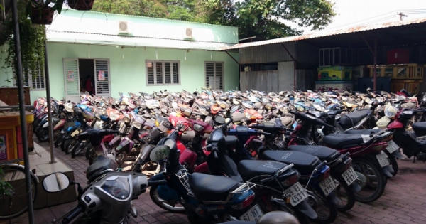 TP HCM: Bán nhiều xe tang vật, Trưởng công an xã Xuân Thới Thượng sẽ bị xử lý ra sao?