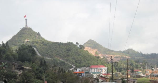 Địa ốc 6AM: Cận cảnh khu sinh thái tâm linh vừa bị "tuýt còi" tại Cột cờ Lũng Cú