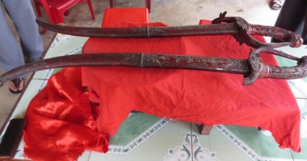 Kỳ II: Câu chuyện truyền thuyết và bảo vật của vua Hàm Nghi Kỳ II: Câu chuyện truyền thuyết và bảo vật của vua Hàm Nghi