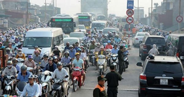 Khi phụ huynh “dạy” con, cháu vi phạm pháp luật giao thông