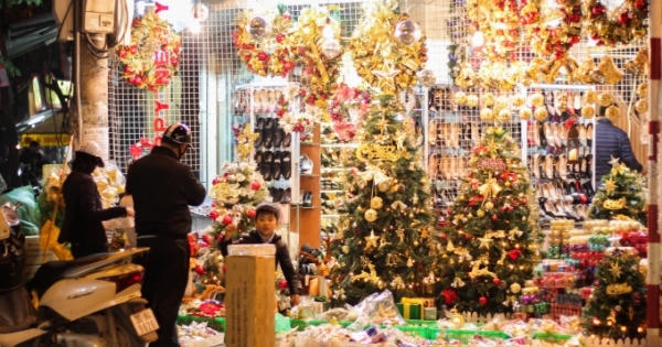 Rực sắc màu Giáng sinh trên Phố Hàng Mã