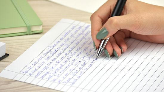 'Chữ đẹp không làm nên nhân cách'