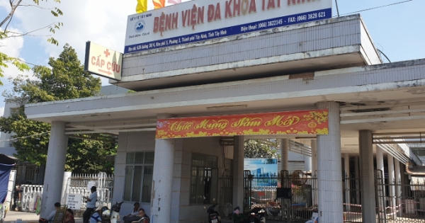 Tây Ninh: Đang trực sàng lọc Covid-19, nữ điều dưỡng bất ngờ bị người lạ lao tới hành hung