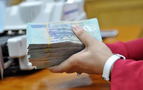 Tranh cãi chuyện chủ công ty đòi nợ thuê phải có bằng đại học
