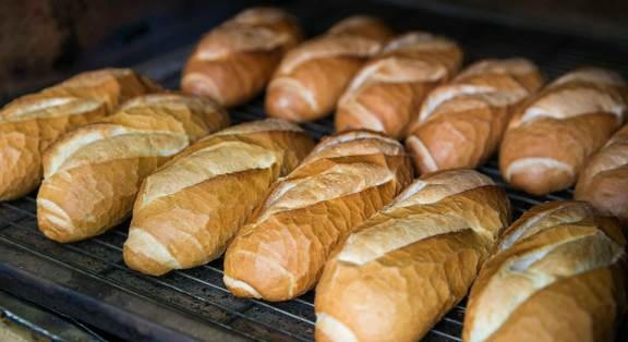 Phóng sự điều tra - Chất độc hại có trong bánh mì nóng giòn ít ai ngờ tới