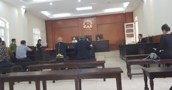 Vụ án cố ý gây thương tích ở Hoàng Mai: Nhiều tình tiết quan trọng bị “bỏ quên” ngoài hồ sơ?