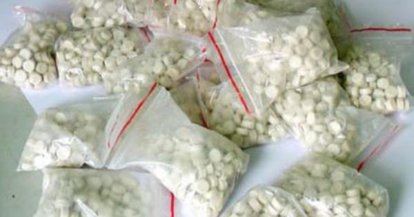 Sơn La bắt 2 đối tượng vận chuyển trái phép 8.000 viên ma túy tổng hợp Sơn La bắt 2 đối tượng vận chuyển trái phép 8.000 viên ma túy tổng hợp