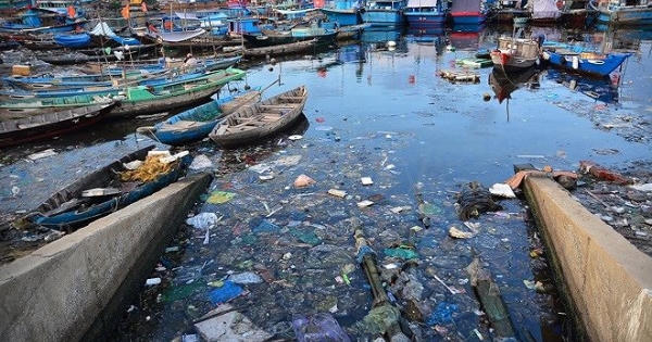 Đà Nẵng 'loay hoay' trước vấn nạn rác và ô nhiễm biển Đà Nẵng 'loay hoay' trước vấn nạn rác và ô nhiễm biển