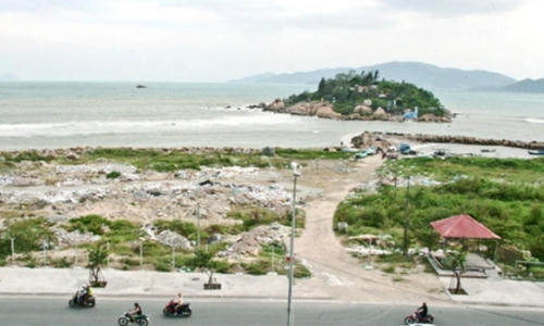 “Băm nát” vịnh Nha Trang