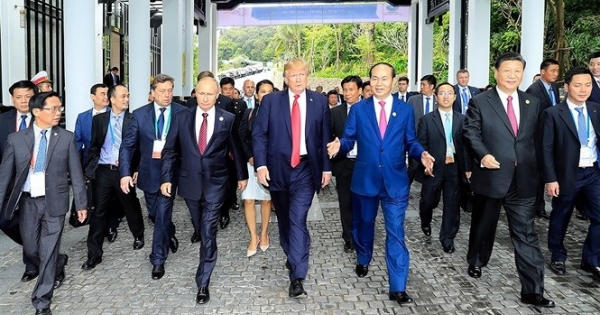 2017 - Việt Nam & Thế giới 2017 - Việt Nam & Thế giới