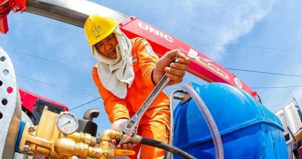 Nắng nóng kéo dài, tiêu thụ điện đạt tới mức kỷ lục trong lịch sử